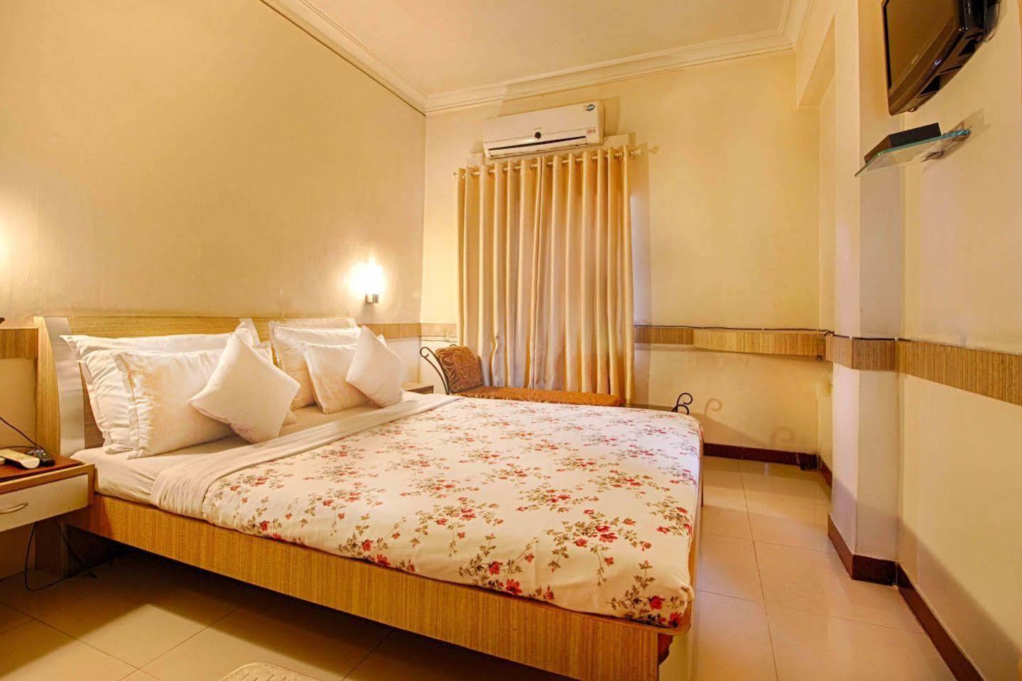 Parth Residency Hotel Ahmedabad Exterior photo